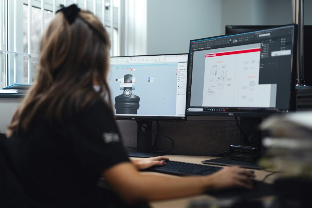 K-Tech udvikling af støddæmper på computer — Enghave Motor
