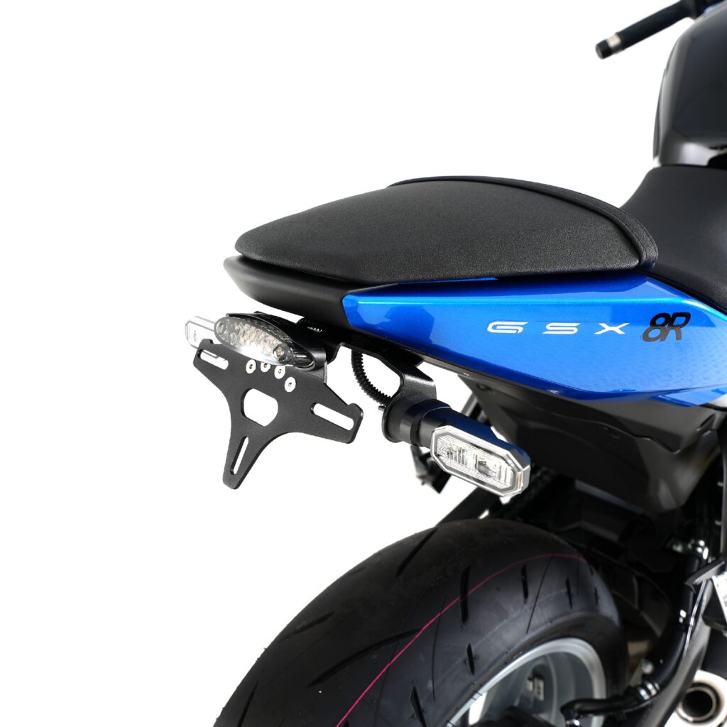 R&G Tail Tidy nummerpladeholder på Suzuki GSX-8R — Enghave Motor