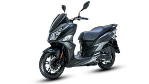SYM Jet 14 i mat sort set skråt forfra — Enghave Motor