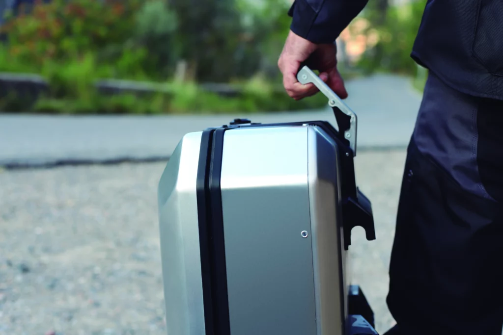 Shad Terra sidetaske tages af motorcyklen — Enghave Motor