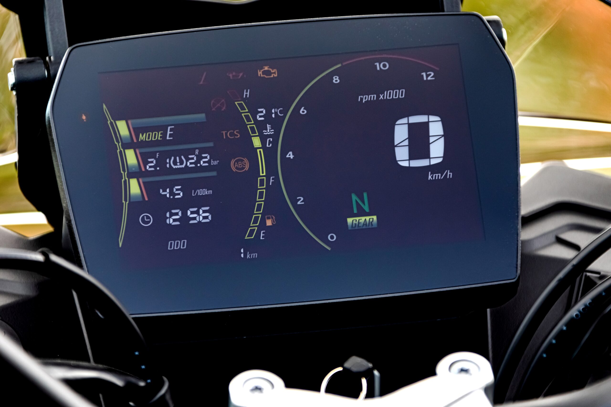 Voge DS625X TFT-display — Enghave Motor