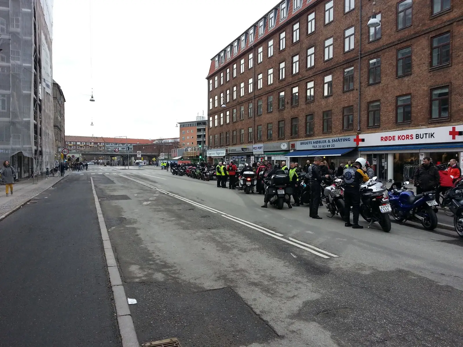 Motorcykler holder klar til afgang på Nørrebrogade — Enghave Motor