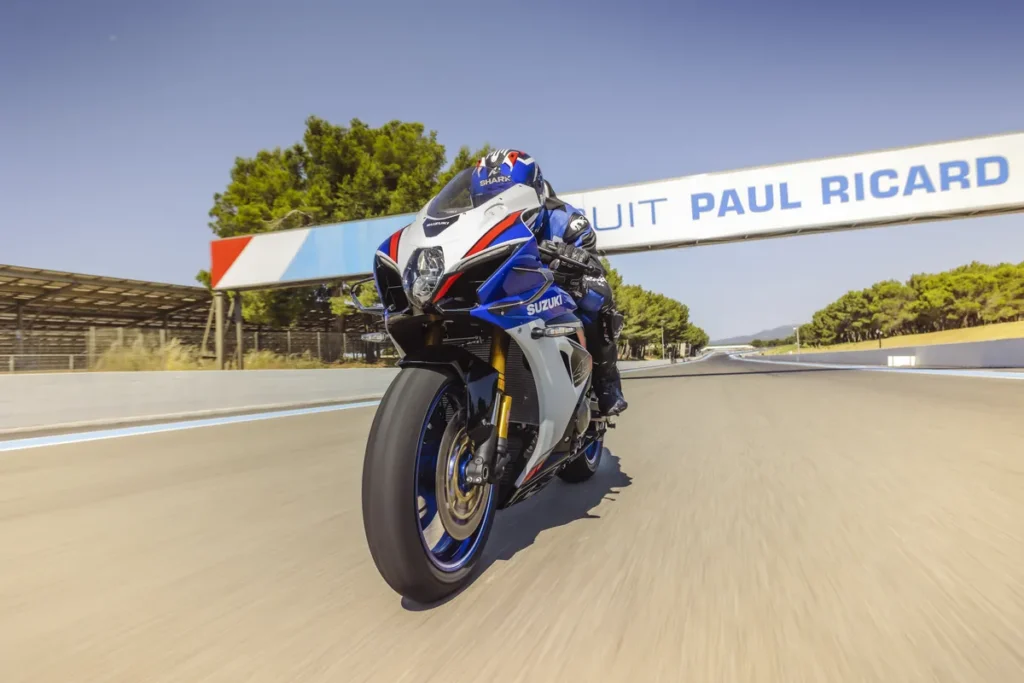 Suzuki GSX-R1000R 2026 forgaffel og bremser på banen — Enghave Motor