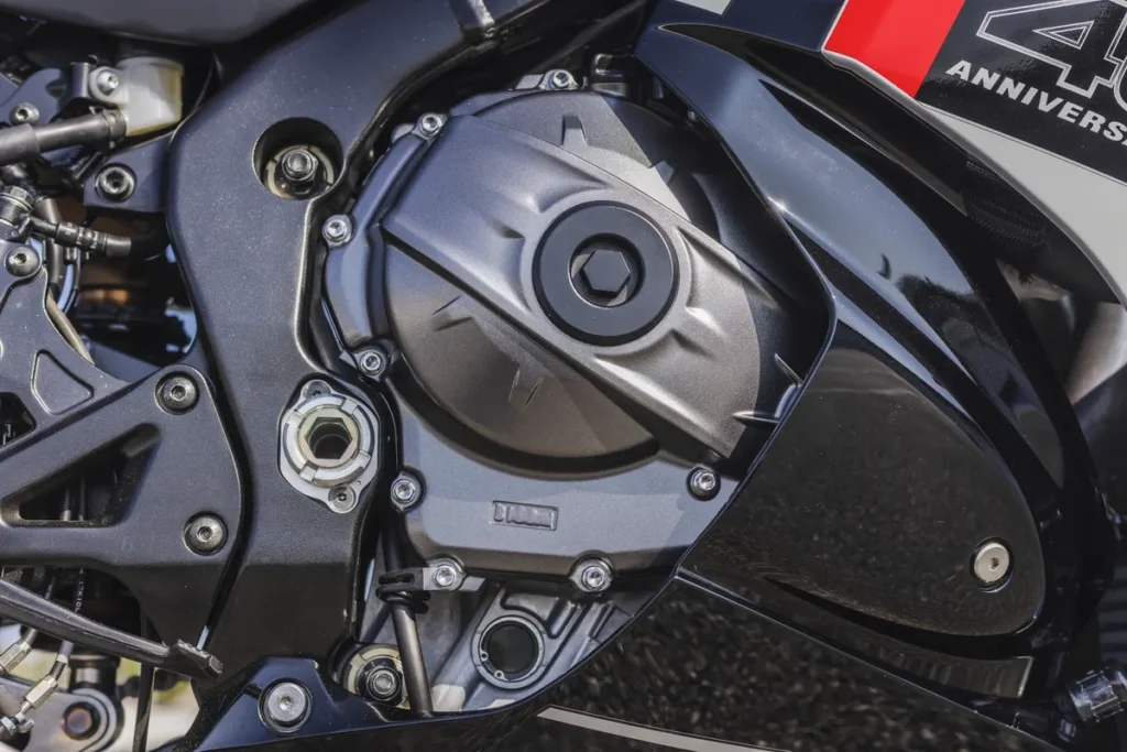 Suzuki GSX-R1000R 2026 motor tæt på — Enghave Motor